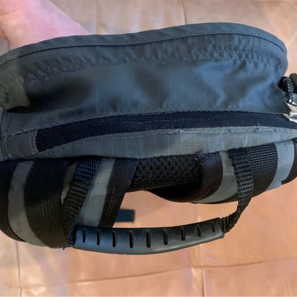 Eddie Bauer Backpack & Cover - Picture 8 of 8